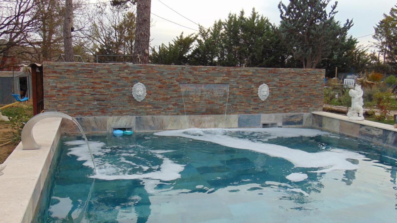 Au Coeur De L'eze Avec Jacuzzi Appartement La Tour-dʼAigues