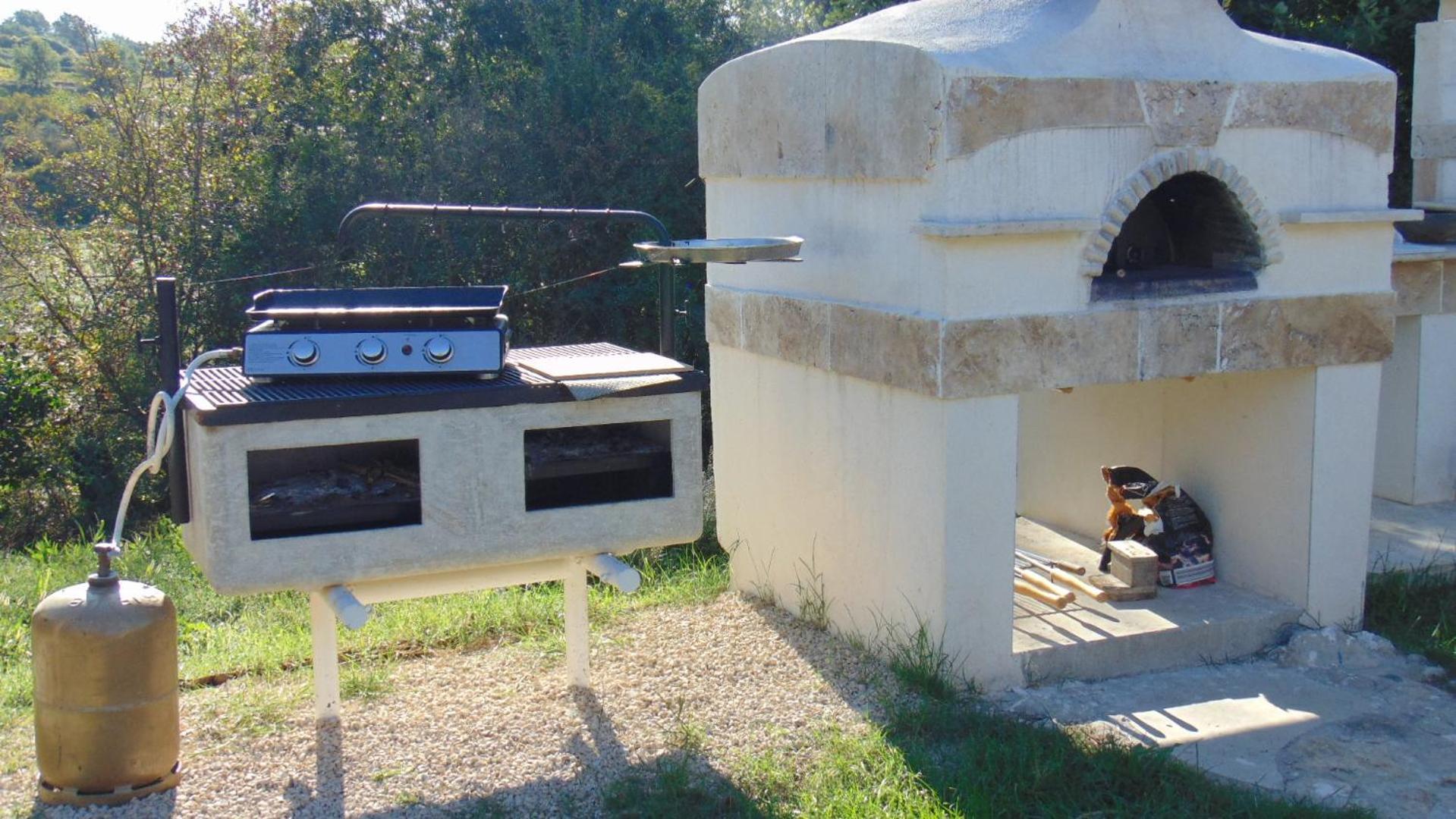 Appartement Au Coeur De L'eze Avec Jacuzzi