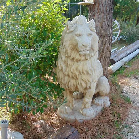 Gite Au Coeur De L'Eze Avec Jacuzzi La Tour-d'Aigues Exterior photo
