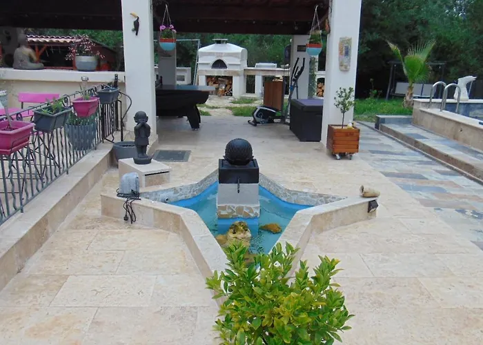 Gite Au Coeur De L\'Eze Avec Jacuzzi