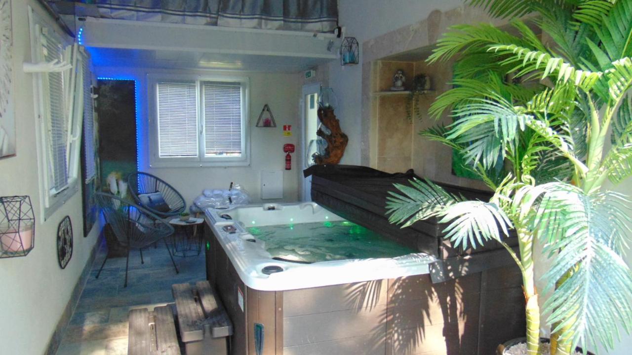 Au Coeur De L'eze Avec Jacuzzi Apartment *
