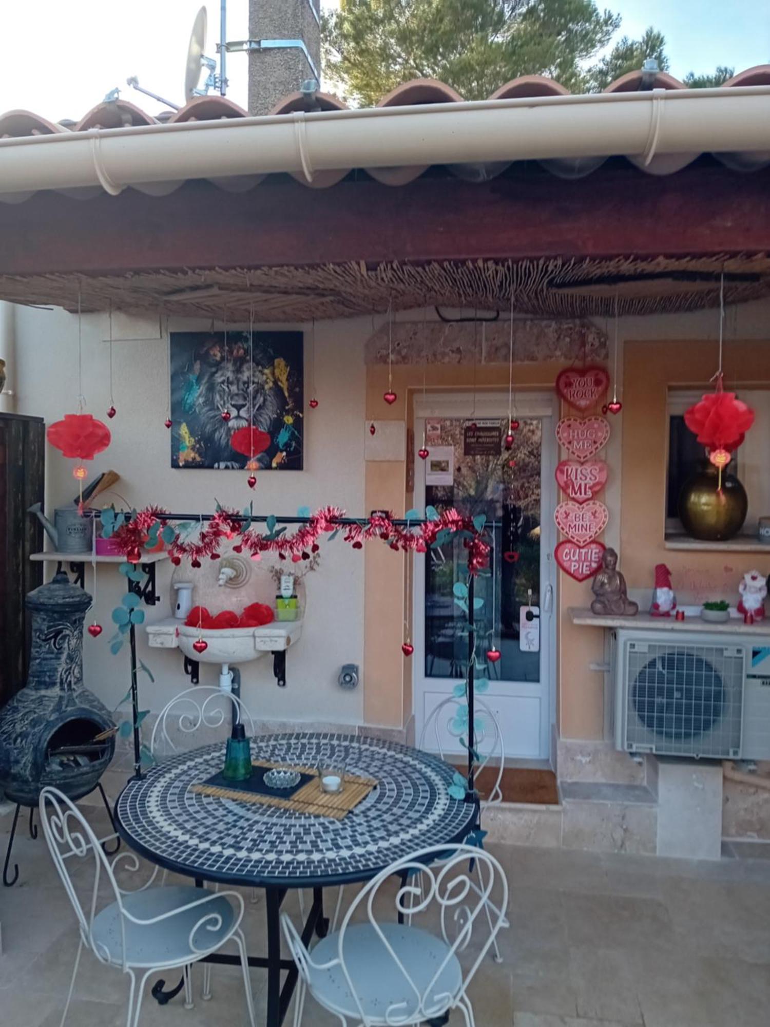 Apartment Au Coeur De L'eze Avec Jacuzzi La Tour-d'Aigues